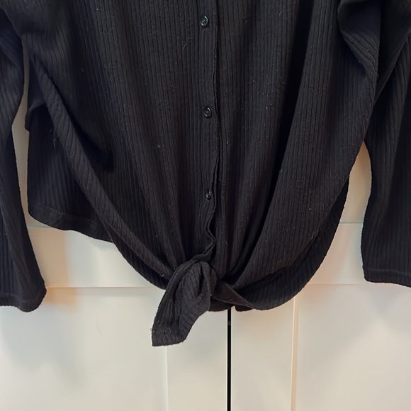 ZSupply Light button up cardigan with bottom tie. BLACK Sz L - Picture 3 of 4